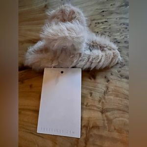 Forever 21 Fuzzy 5" Hair Clip